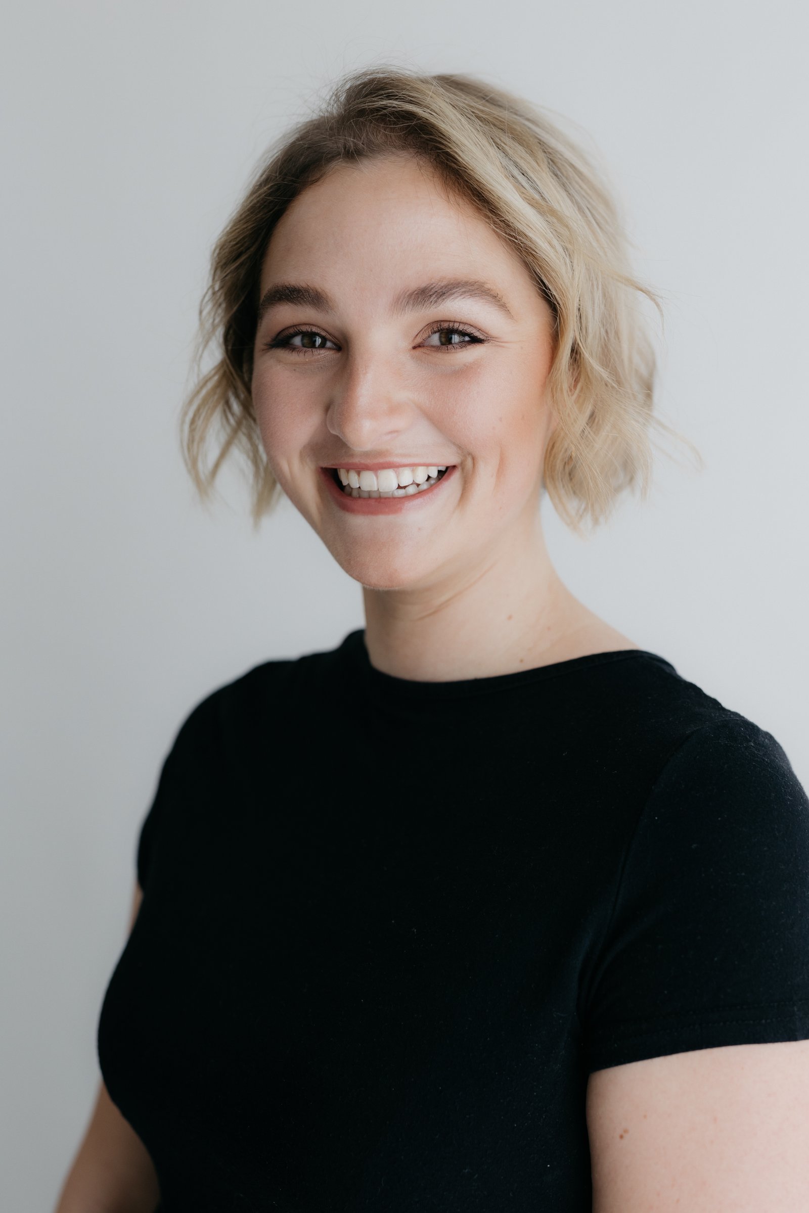 Lara Potsch — Hair & Makeup Artist